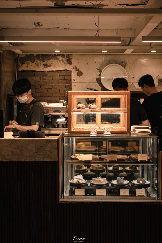 韓國首爾|Cafe Armoire 衣櫥咖啡-SJ藝聲開得咖啡館,復古感十足、超好拍照 - 第18張圖