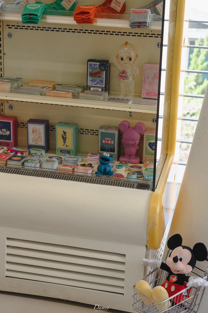 韓國首爾購物|MSMR-漢南洞精品店服務等級的潮牌襪店,還有新鮮草莓可以吃 - 第10張圖