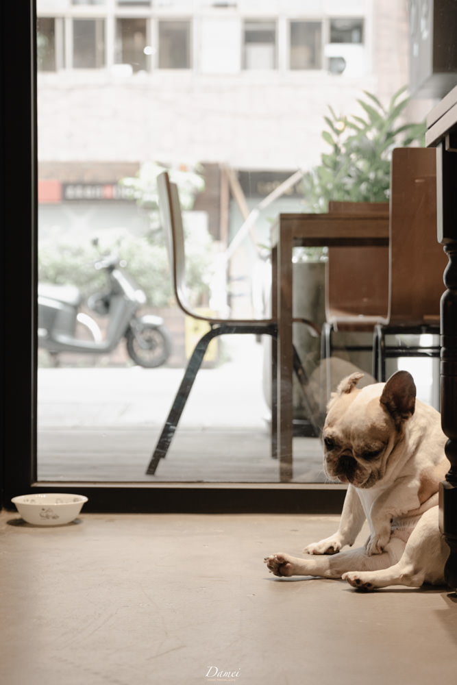 台北大安|Brekkie Cafe-獨棟三層樓早午餐咖啡店,大安區獨有的愜意悠閒感 - 第11張圖