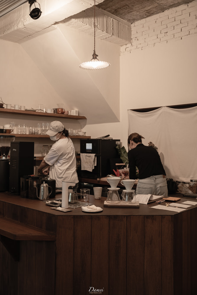 再再咖啡 a plus coffee-淡水站附近充滿綠意的街角老宅咖啡館 - 第13張圖
