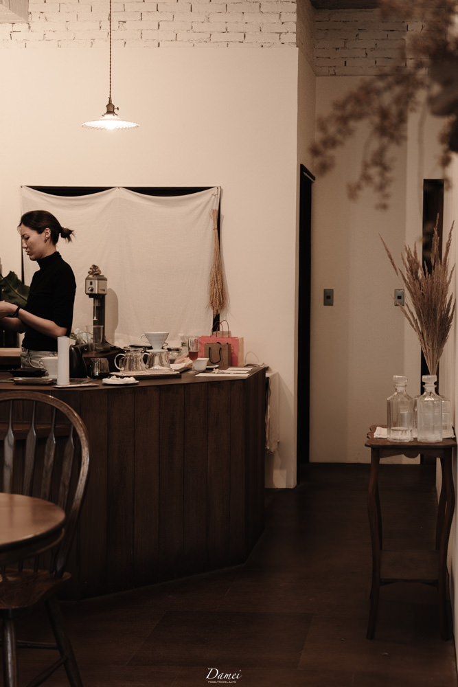 再再咖啡 a plus coffee-淡水站附近充滿綠意的街角老宅咖啡館 - 第14張圖
