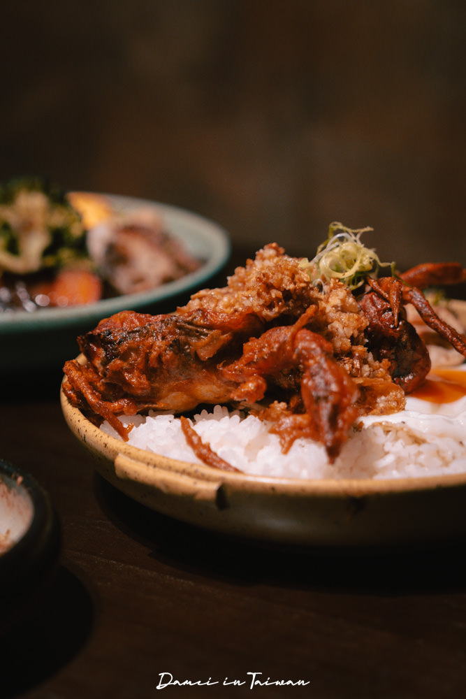 台北大安|TAKEOUT CURRY SHOP 咖哩專門店-軟殼蟹咖哩好驚喜!店貓兩隻陪玩捨不得離開 - 第12張圖