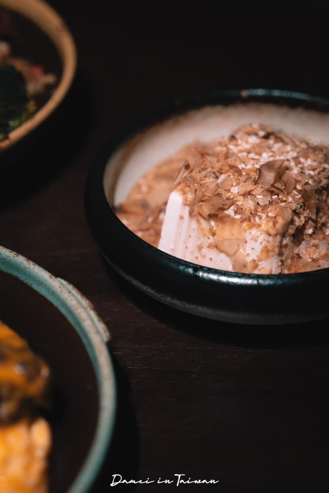台北大安|TAKEOUT CURRY SHOP 咖哩專門店-軟殼蟹咖哩好驚喜!店貓兩隻陪玩捨不得離開 - 第21張圖