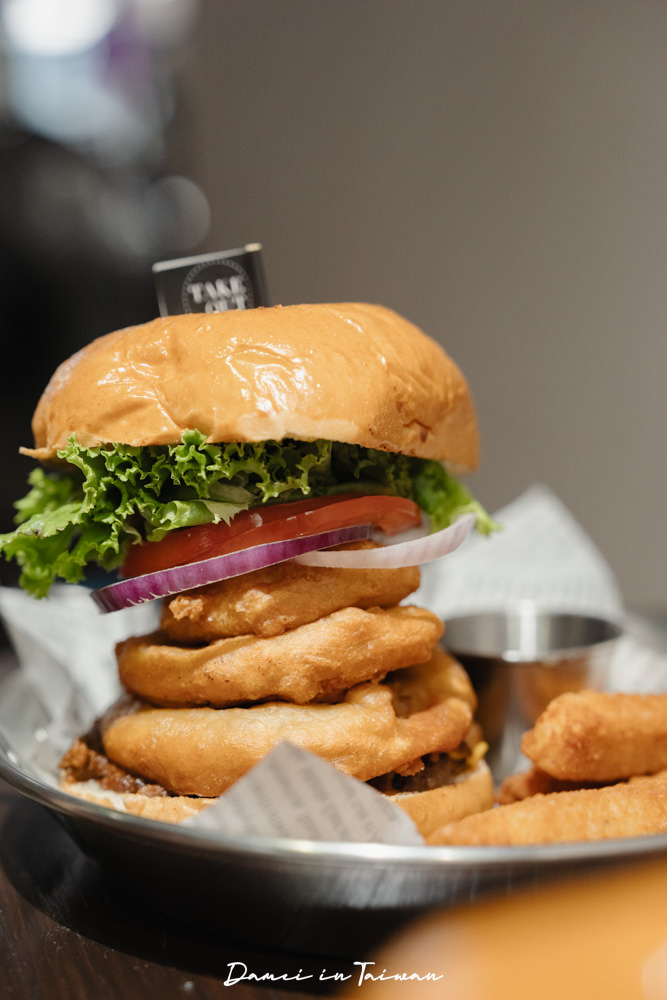 台北中山|Take Out Burger 民權店-用心選料的多口味漢堡!貓咪們陪吃陪玩特別療癒 - 第19張圖