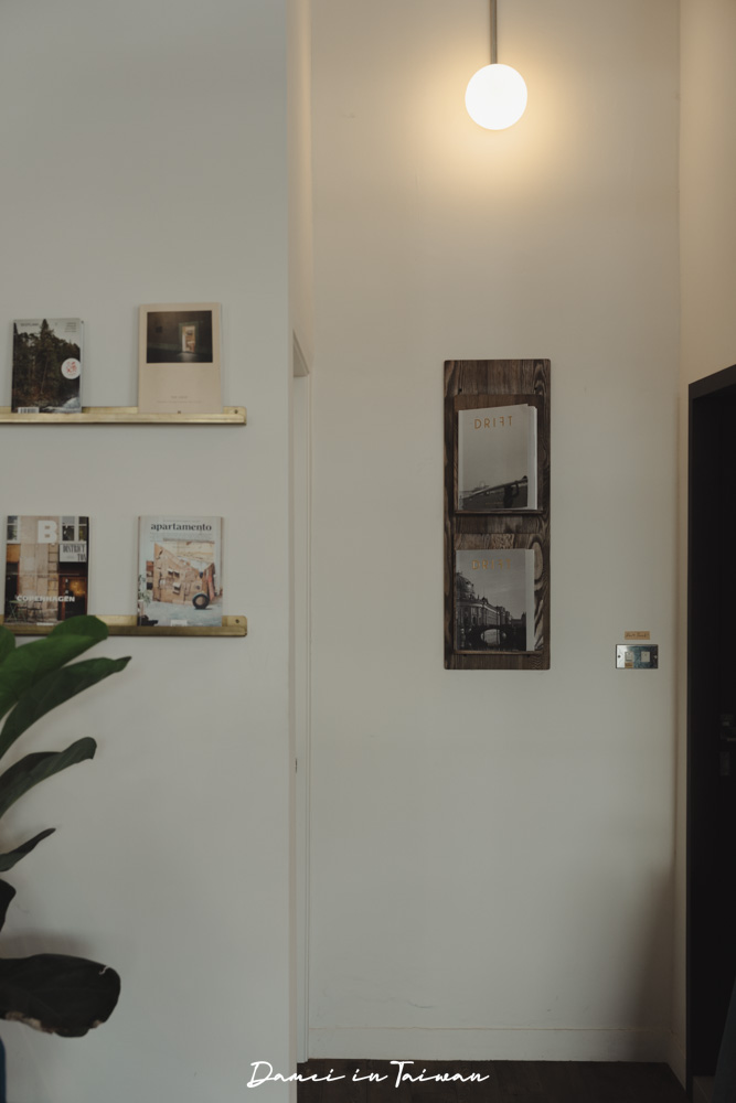 台中西區|longhouse coffee shop-模範社區裡的歐洲咖啡館,康寶藍是招牌! - 第12張圖