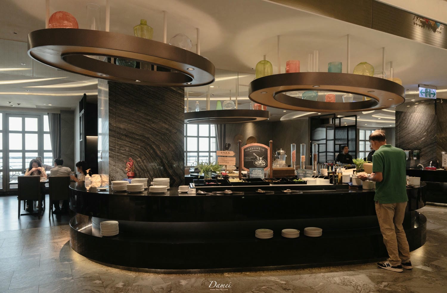高雄住宿|高雄漢來大飯店-超美港景收盡眼底,歐式古典主義風格客房讓人都變優雅了 - 第56張圖