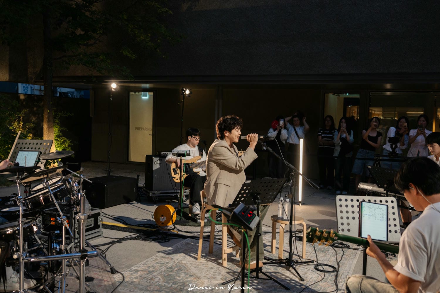 韓國首爾|LCDC SEOUL-聖水洞文青逛街空間,結合咖啡、酒吧與展覽 - 第27張圖