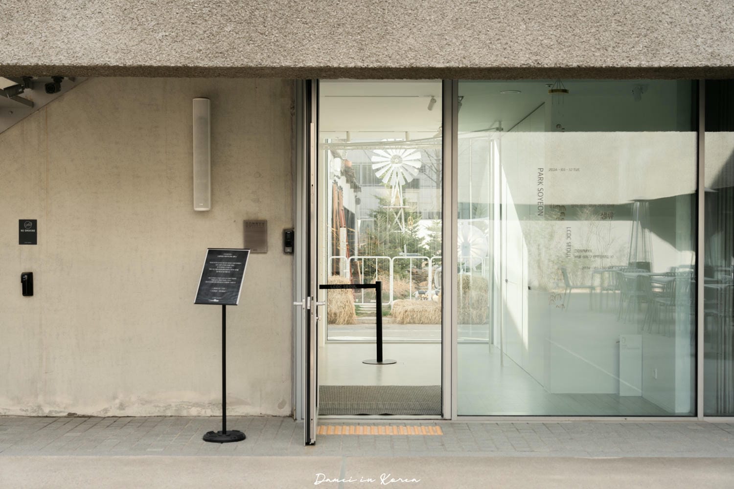 韓國首爾|LCDC SEOUL-聖水洞文青逛街空間,結合咖啡、酒吧與展覽 - 第9張圖