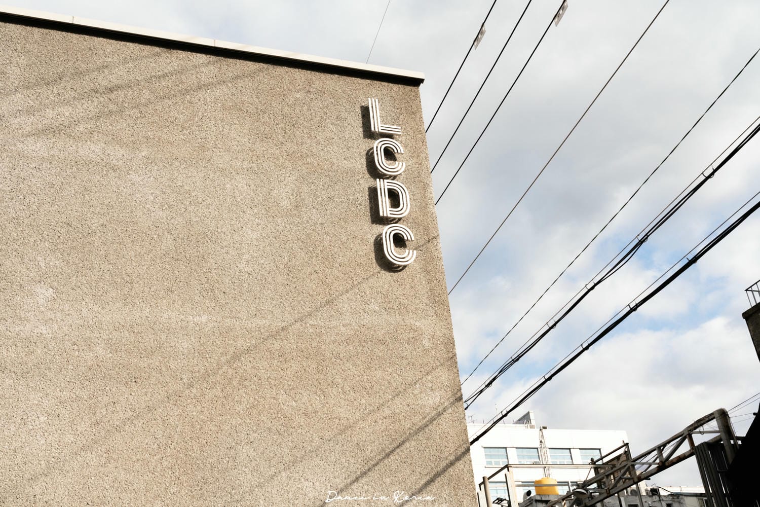 韓國首爾|LCDC SEOUL-聖水洞文青逛街空間,結合咖啡、酒吧與展覽 - 第3張圖