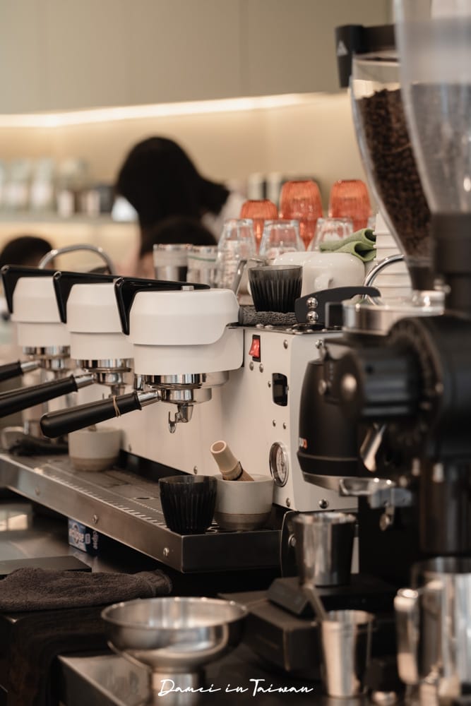 澳式精品咖啡「Leible Coffee」海外首家門市,擁有韓國咖啡廳質感,奶油拿鐵、貝果是招牌 - 第9張圖