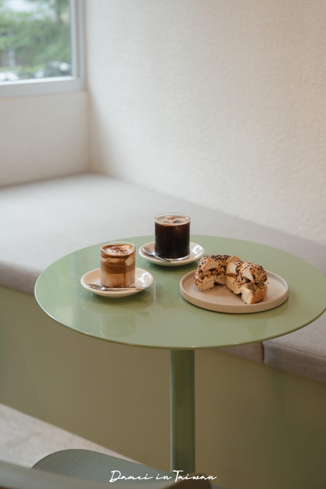 澳式精品咖啡「Leible Coffee」海外首家門市,擁有韓國咖啡廳質感,奶油拿鐵、貝果是招牌 - 第14張圖