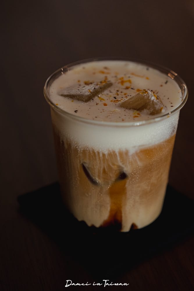 小尾巴 TinyTail Coffee Bar-奶霜冰滴和生起司是療癒組合,林森北尾端的深夜咖啡 - 第16張圖