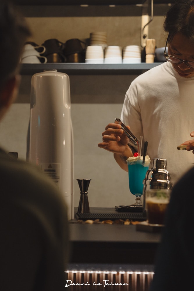 台中深夜咖啡廳|菸灰 Coffee Project-原子街裡的深夜咖啡廳,多種特色咖啡特調要試試看 - 第11張圖