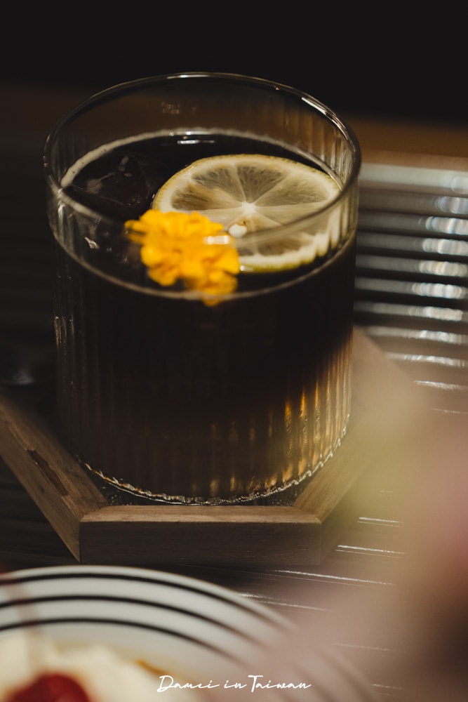 台中深夜咖啡廳|菸灰 Coffee Project-原子街裡的深夜咖啡廳,多種特色咖啡特調要試試看 - 第16張圖