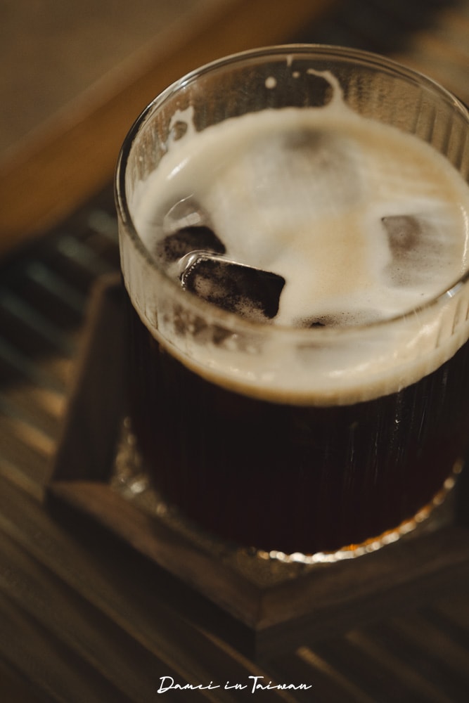 台中深夜咖啡廳|菸灰 Coffee Project-原子街裡的深夜咖啡廳,多種特色咖啡特調要試試看 - 第15張圖