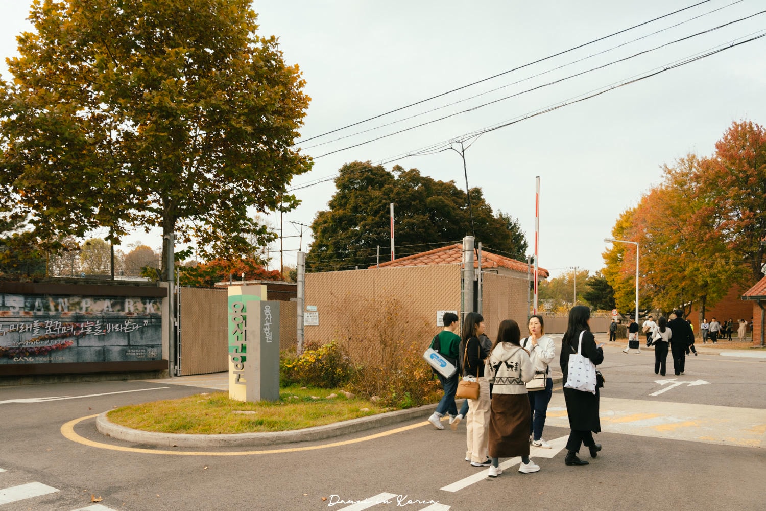 韓國首爾|龍山公園美軍宿舍-秒飛美國?首爾市區超美賞楓地,必拍亮點一次公開 - 第3張圖