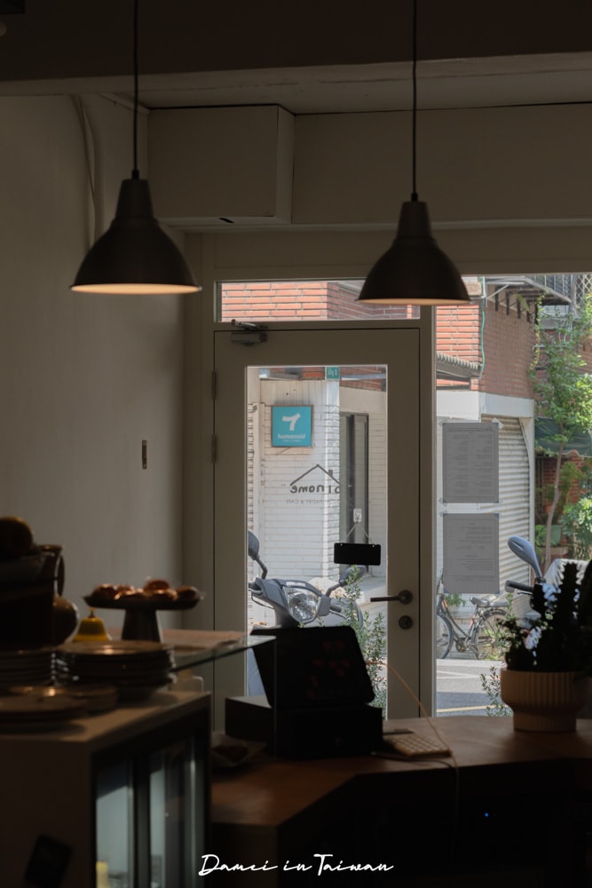 六張犁咖啡館「Binôme Café 彼儂咖啡館」熟悉的布丁並與早午餐一起回歸 - 第3張圖