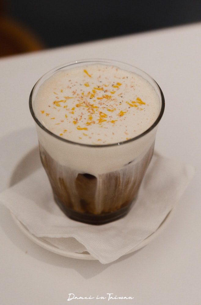 六張犁咖啡館「Binôme Café 彼儂咖啡館」熟悉的布丁並與早午餐一起回歸 - 第21張圖