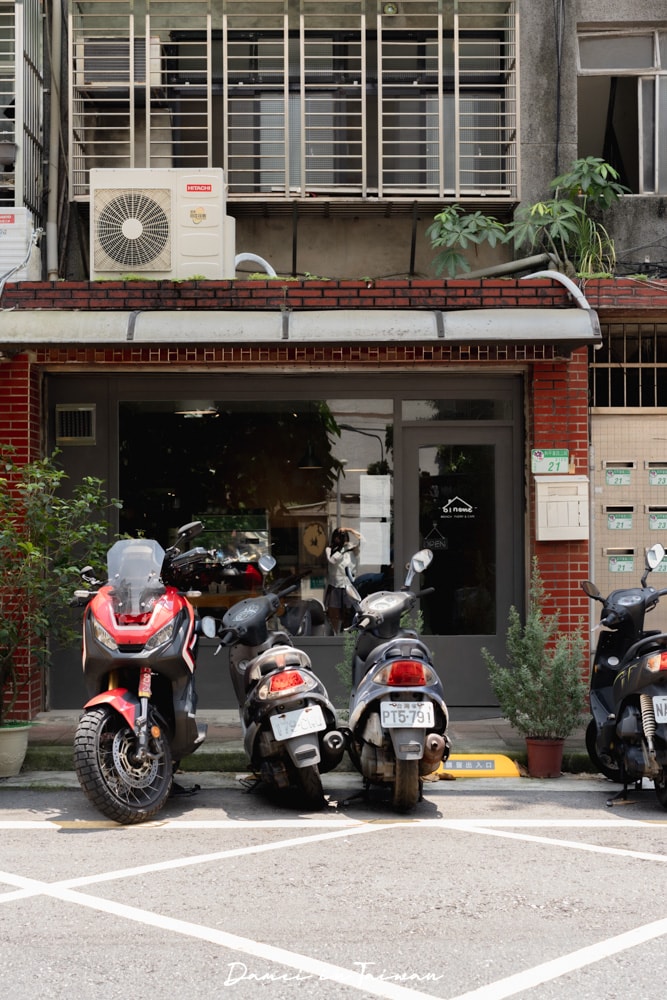 六張犁咖啡館「Binôme Café 彼儂咖啡館」熟悉的布丁並與早午餐一起回歸 - 第2張圖