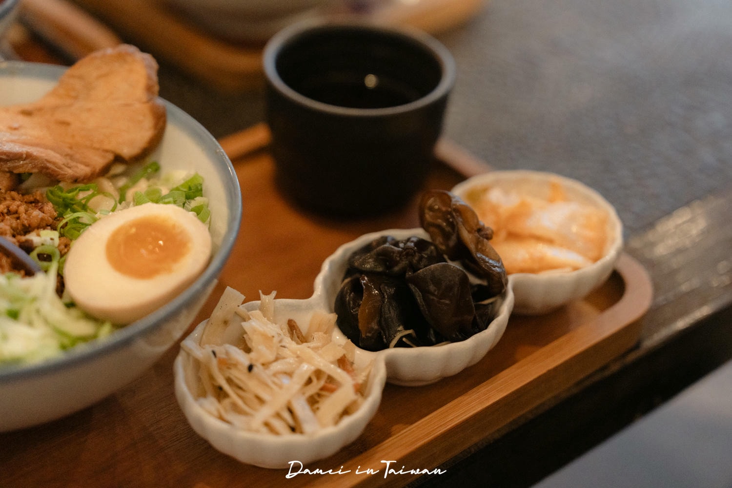 貓空深夜咖啡「生活在他方 夜貓店」不僅千層是必點,眷村乾拌麵也很值得一試 - 第20張圖