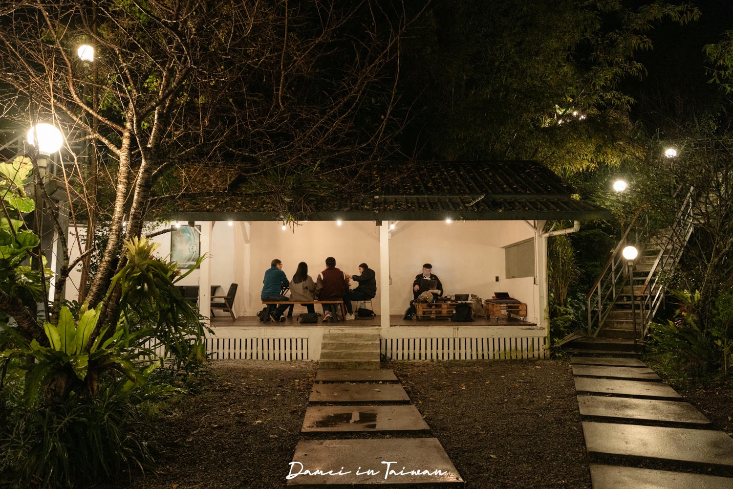 貓空深夜咖啡「生活在他方 夜貓店」不僅千層是必點,眷村乾拌麵也很值得一試 - 第13張圖