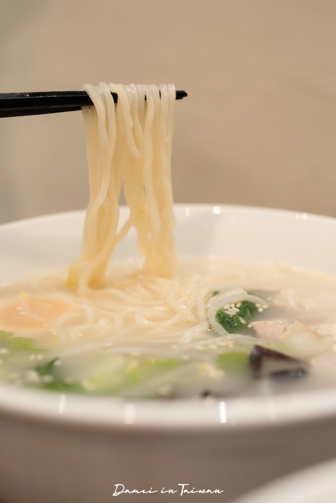 麵由辛生南屯店|辣蕃茄豬肉麵很過癮,多種創意麵食與小菜都是人氣王 - 第14張圖