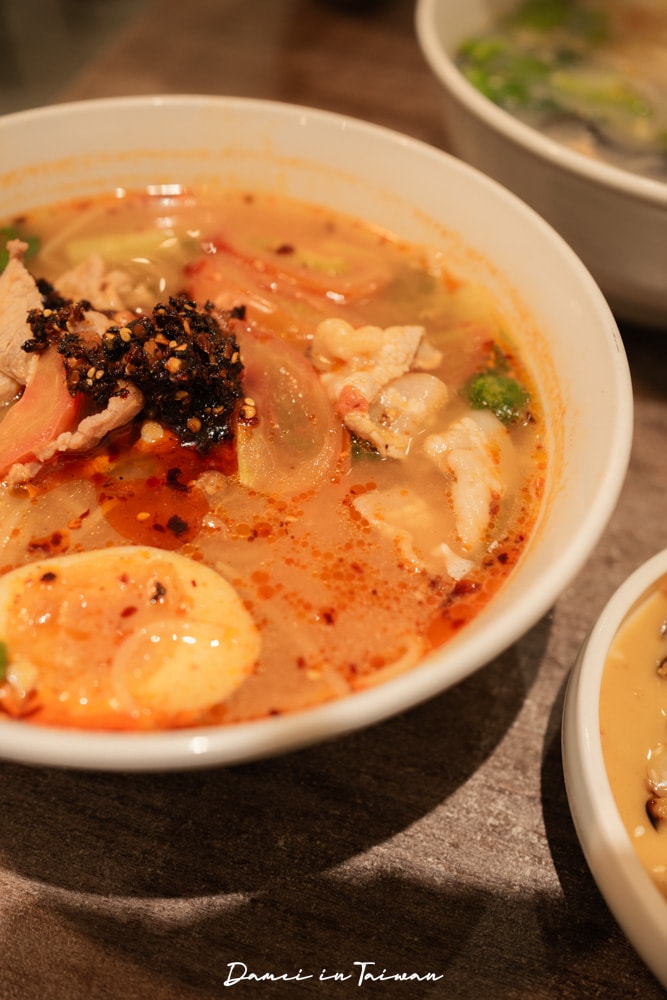 麵由辛生南屯店|辣蕃茄豬肉麵很過癮,多種創意麵食與小菜都是人氣王 - 第11張圖