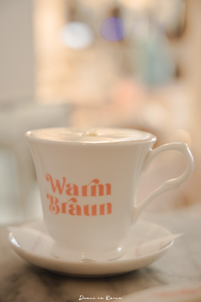 首爾聖水 Warm Braun,歐洲中世紀風格咖啡館,優格冰淇淋貝涅餅好有特色! - 第18張圖