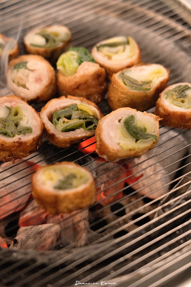 漢南洞烤腸「小小烤腸 소소막창 본점」烤蔥豬腸超唰嘴,還要點個脆豬皮更過癮! - 第9張圖