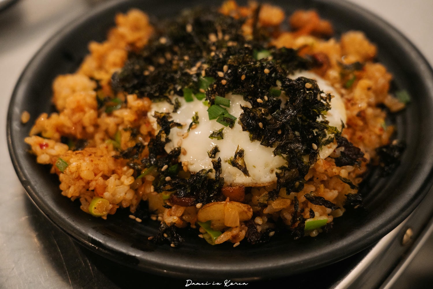 漢南洞烤腸「小小烤腸 소소막창 본점」烤蔥豬腸超唰嘴,還要點個脆豬皮更過癮! - 第16張圖