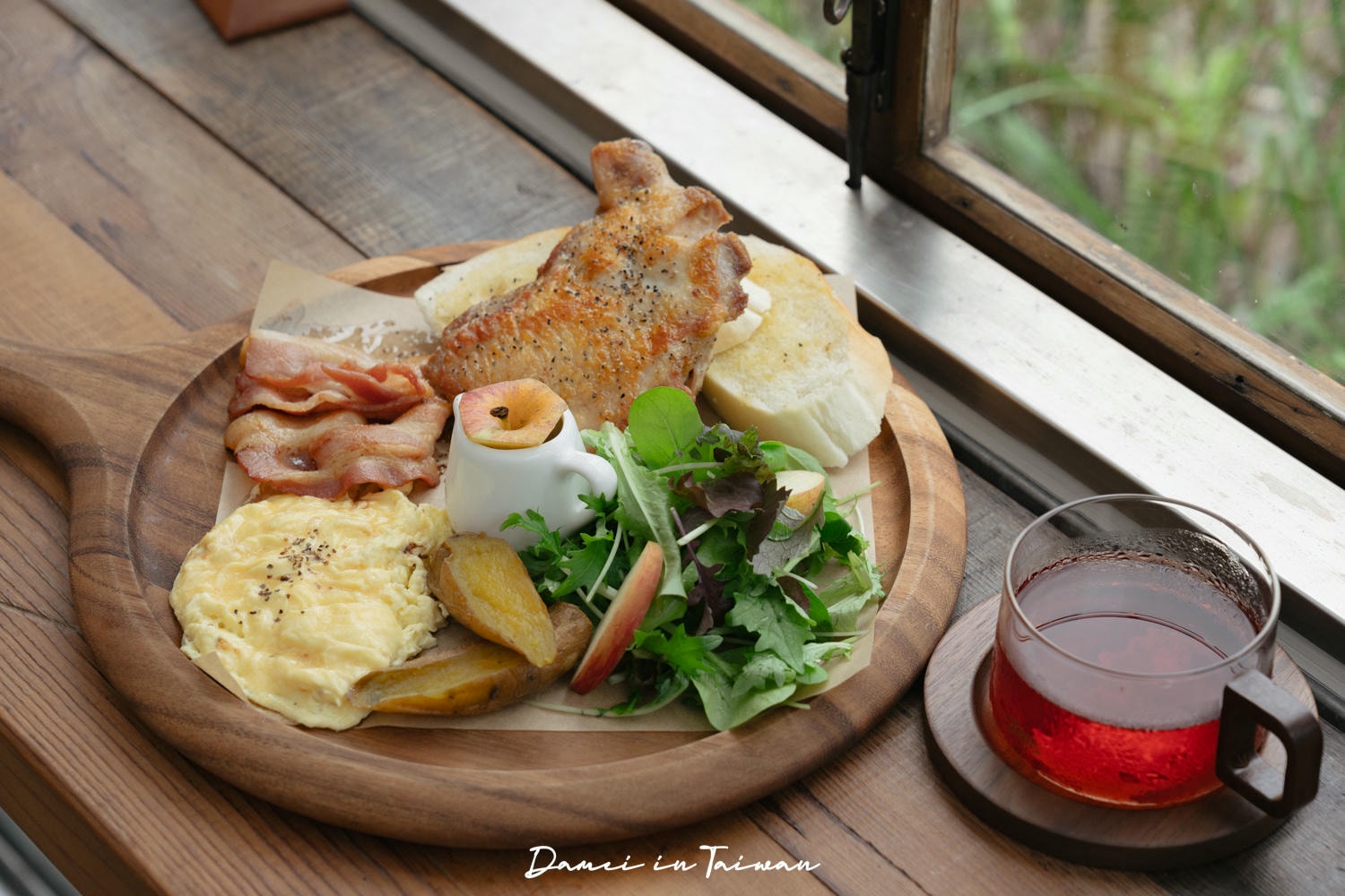 九份早午餐「微光森林 Twilight Cafe」隱山林玻璃屋咖啡早午餐館,遠眺北海岸 - 第14張圖