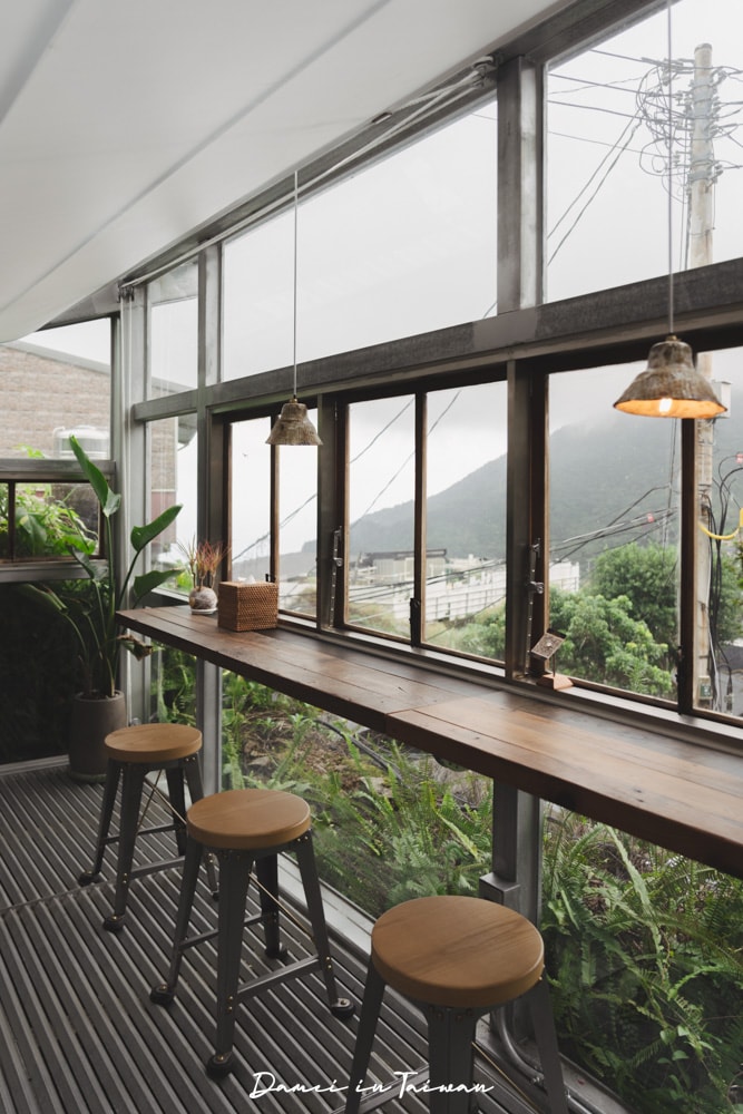 九份早午餐「微光森林 Twilight Cafe」隱山林玻璃屋咖啡早午餐館,遠眺北海岸 - 第12張圖