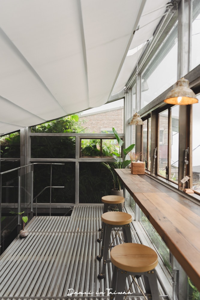 九份早午餐「微光森林 Twilight Cafe」隱山林玻璃屋咖啡早午餐館,遠眺北海岸 - 第13張圖