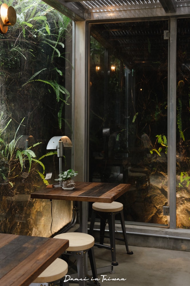 九份早午餐「微光森林 Twilight Cafe」隱山林玻璃屋咖啡早午餐館,遠眺北海岸 - 第8張圖