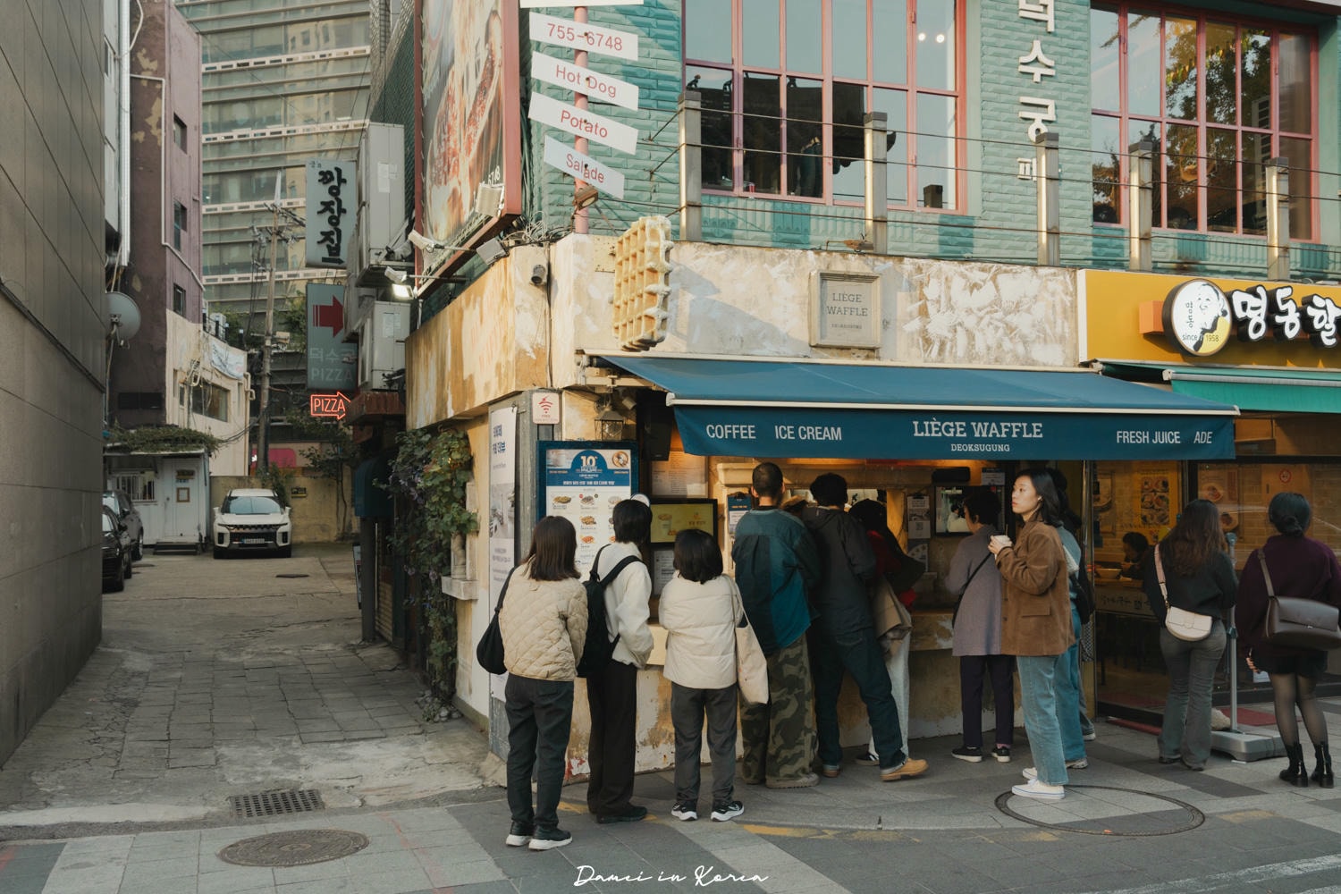 德壽宮LIEGE WAFFLE比利時鬆餅,德壽宮超人氣排隊鬆餅店!藍莓奶油起司讓我光速嗑光 - 第2張圖
