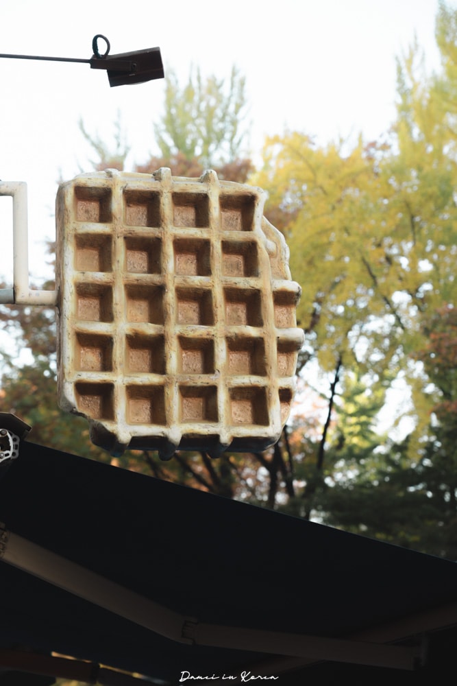 德壽宮LIEGE WAFFLE比利時鬆餅,德壽宮超人氣排隊鬆餅店!藍莓奶油起司讓我光速嗑光 - 第4張圖