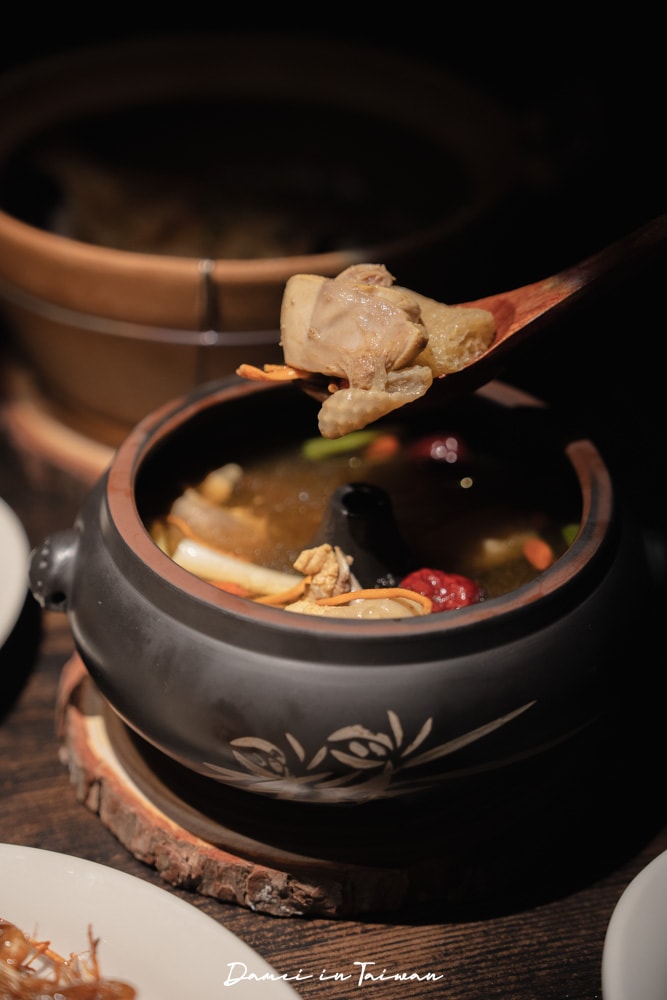 人間半醒|行天宮站中式餐酒館,好拍照又有多種特色料理可品嚐 - 第37張圖