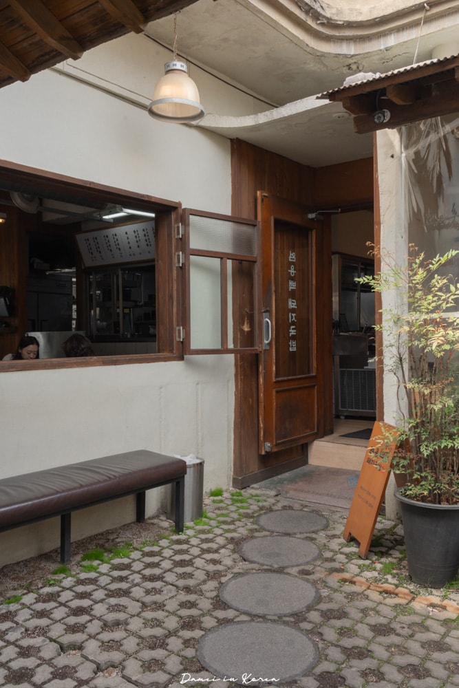 嚴湧帛豬肉湯飯-釜山水營站熱門豬肉湯飯店,兩種湯底可選擇! - 第4張圖