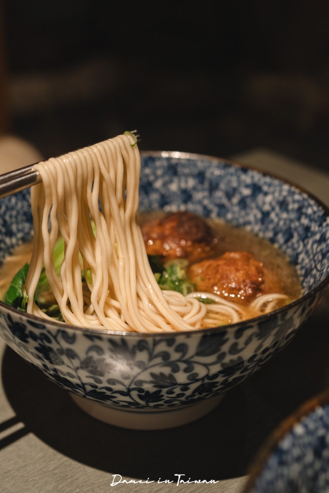 【2025台中米其林必比登】繡球麵店-1週只開3天,多款小菜配麵任你搭 - 第21張圖