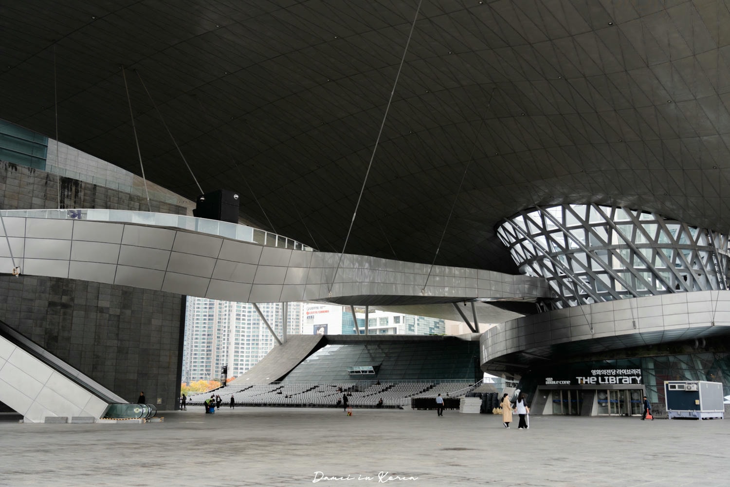 釜山電影殿堂-讓人驚艷的懸吊式建築,釜山電影節場地參訪 - 第7張圖