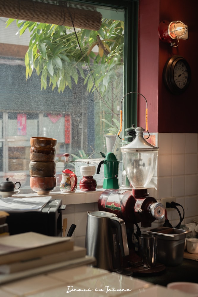 友間Cafe’-台中咖啡店賣著粉漿蛋餅?平房裡的復古感性 - 第13張圖