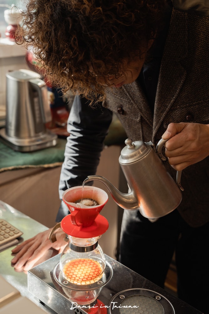 友間Cafe’-台中咖啡店賣著粉漿蛋餅?平房裡的復古感性 - 第6張圖