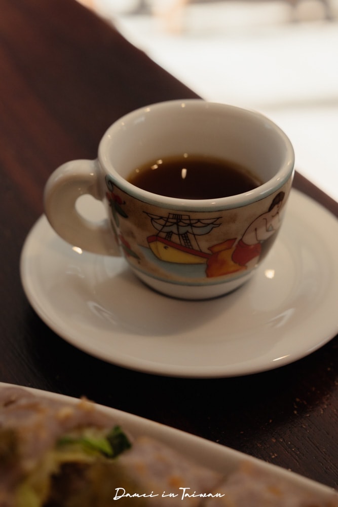友間Cafe’-台中咖啡店賣著粉漿蛋餅?平房裡的復古感性 - 第18張圖
