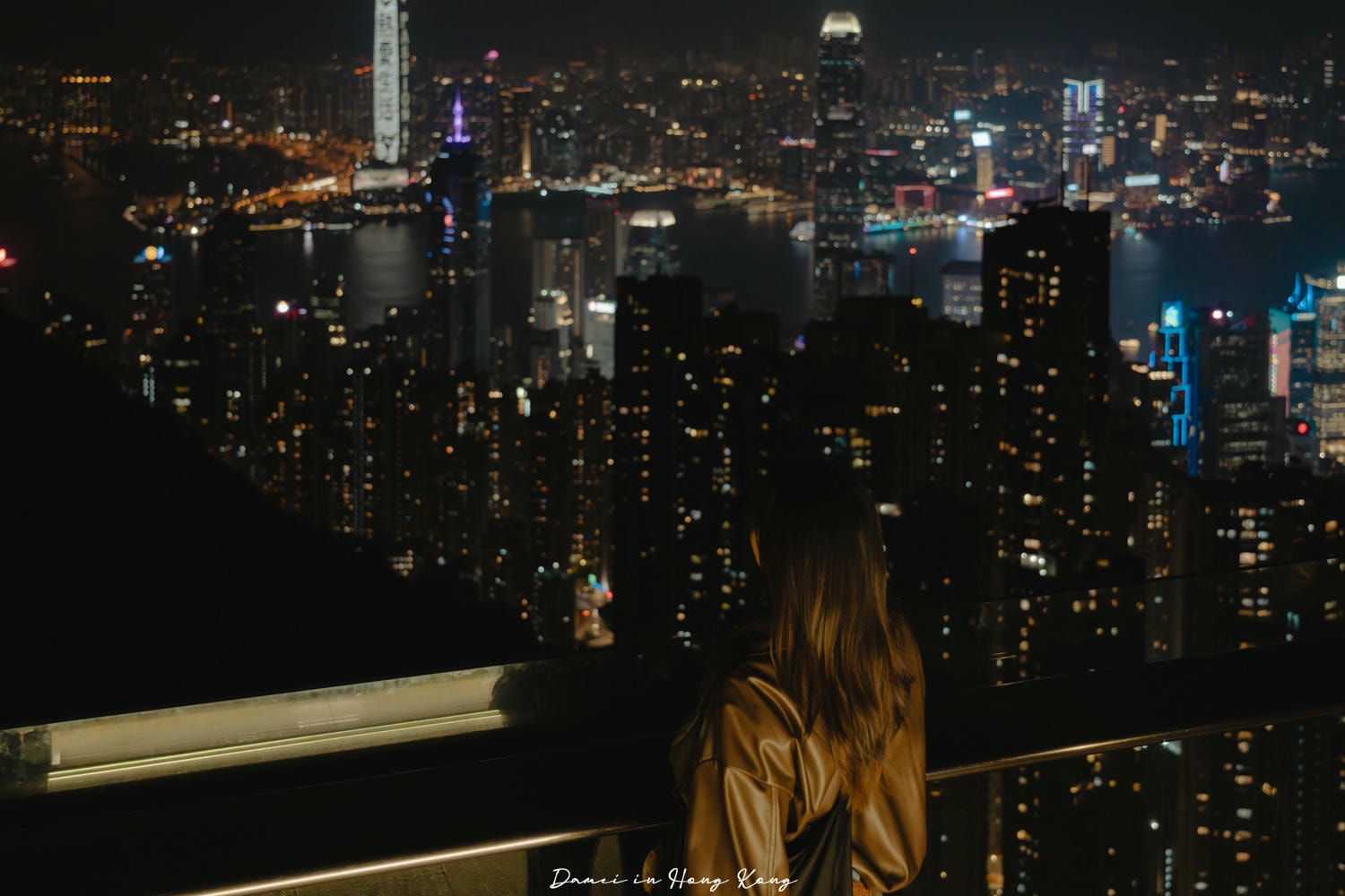 香港山頂纜車-世界三大夜景,擁有百年歷史的現代化纜車,復古又好拍 - 第34張圖