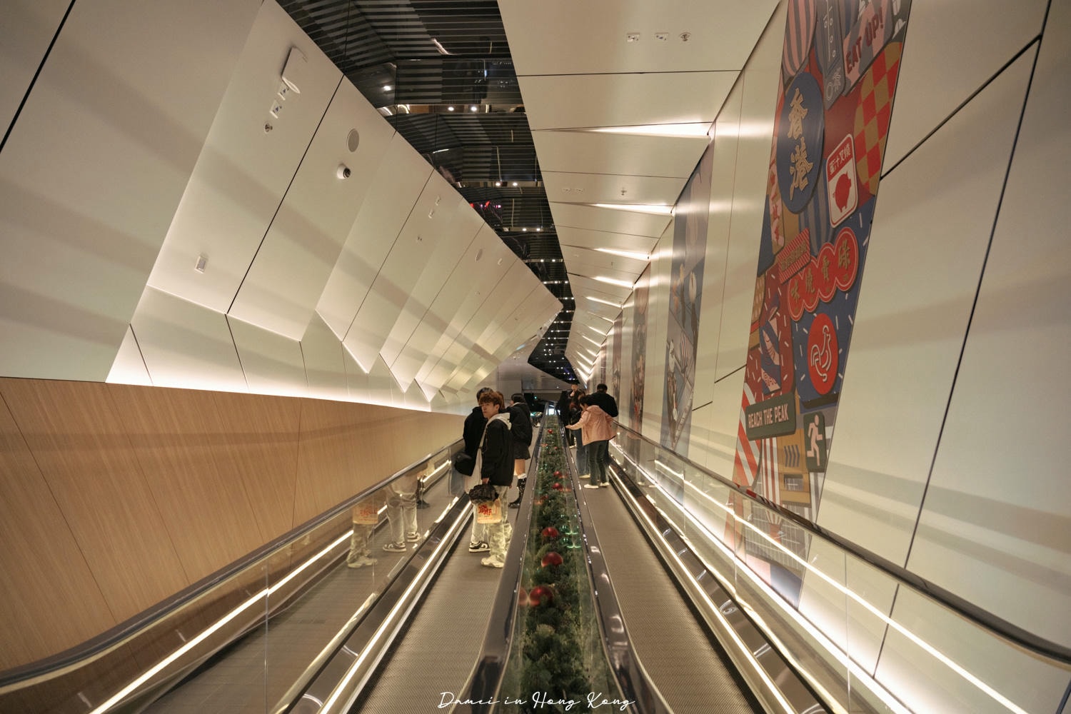 香港山頂纜車-世界三大夜景,擁有百年歷史的現代化纜車,復古又好拍 - 第5張圖
