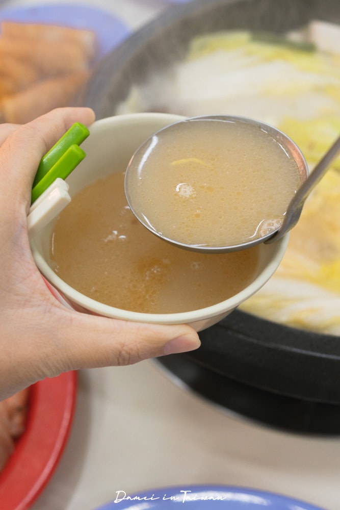 台中南屯美食|發爐石頭火鍋館,經典爆香石頭鍋+超多菜盤選擇 - 第26張圖
