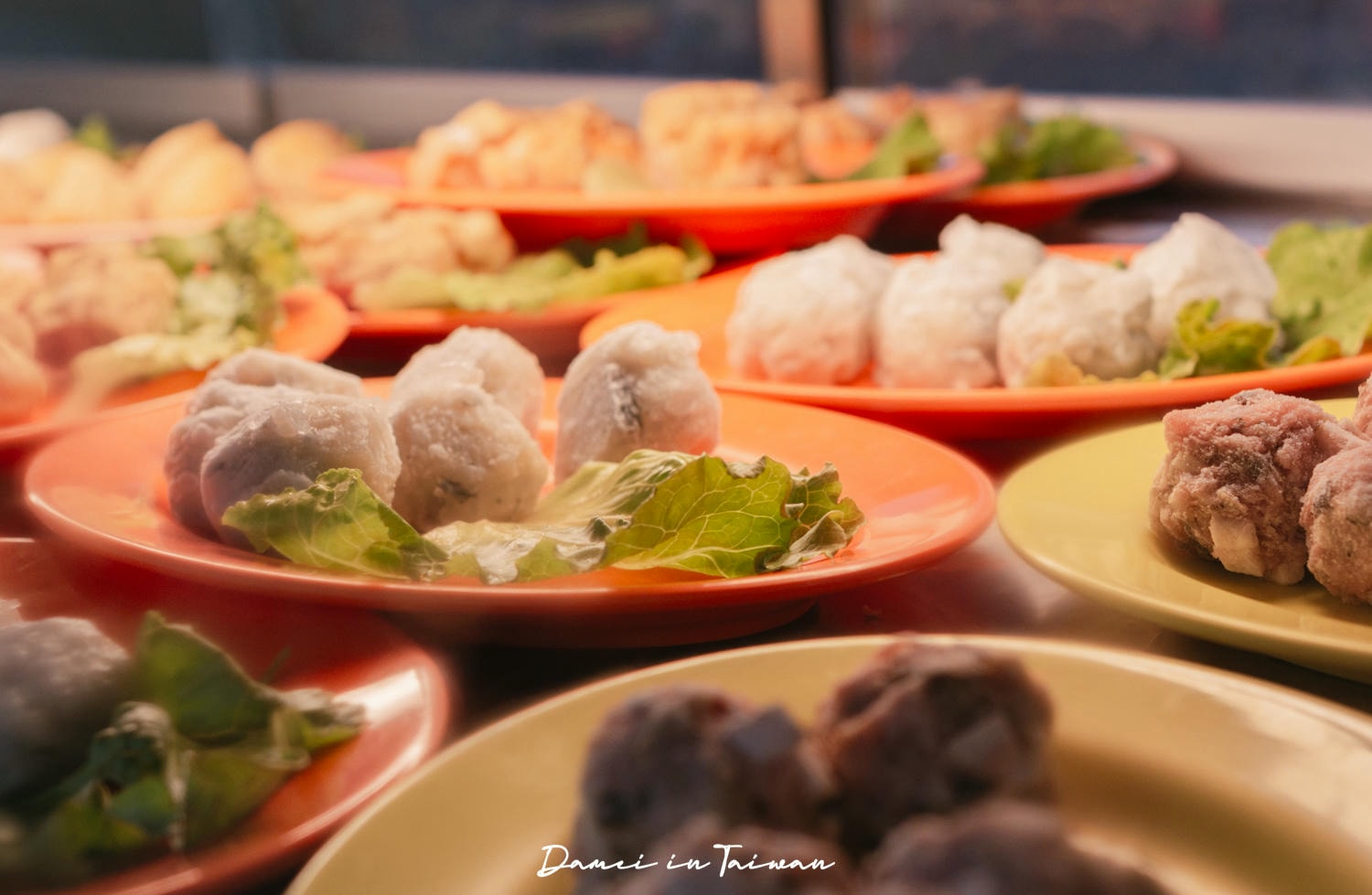 台中南屯美食|發爐石頭火鍋館,經典爆香石頭鍋+超多菜盤選擇 - 第17張圖