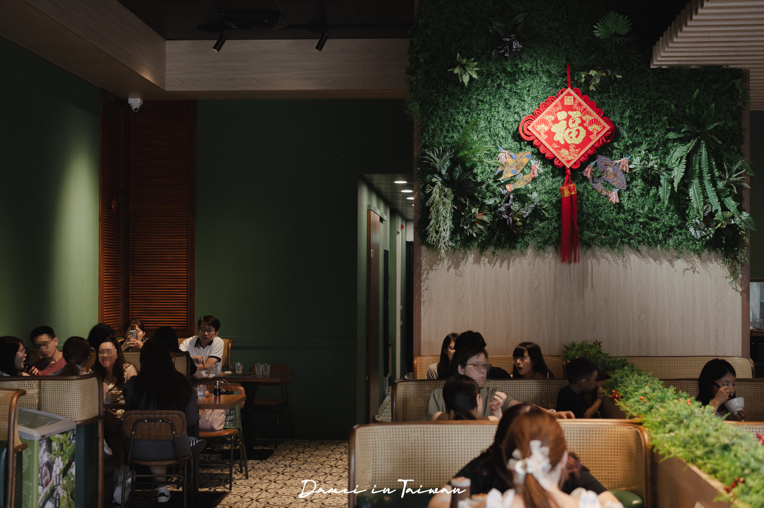 台中南屯美食!「香蕉葉 台中文心店」熱門馬來料理餐廳,推薦假日限定斑蘭咖椰葡式蛋塔 - 第4張圖