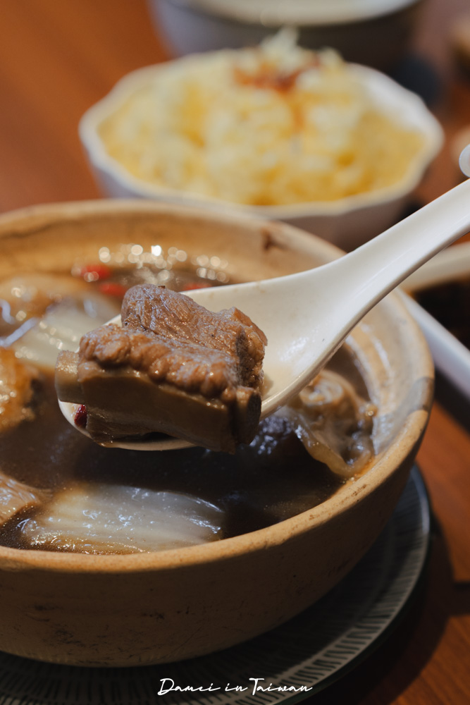 台中南屯美食!「香蕉葉 台中文心店」熱門馬來料理餐廳,推薦假日限定斑蘭咖椰葡式蛋塔 - 第9張圖
