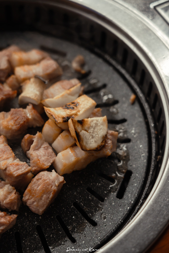海雲台烤肉推薦!「高飯食堂고반식당」超多隱藏版烤肉吃法,氣氛舒服又美味 - 第17張圖